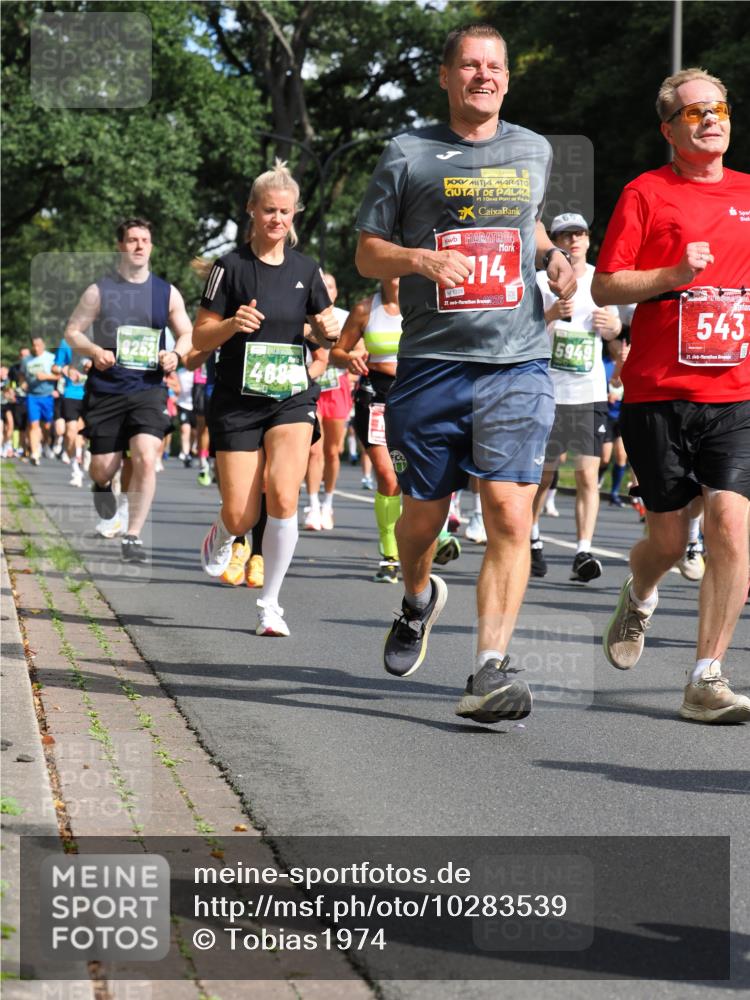 13.09.2026 - 21. swb-Marathon Bremen TobiasT http://msf.ph/oto/10283539 13.09.2026 12:05:22 Laufen 8252, 4680, 10, 1228, 14, 21, 026, 5949, 543 meine-sportfotos.de