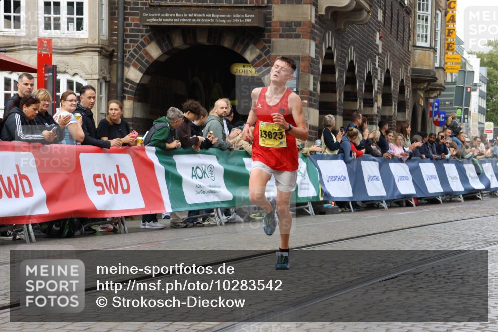 13.09.2026 - 21. swb-Marathon Bremen Strokosch-Dieckow http://msf.ph/oto/10283542 13.09.2026 10:29:50 Ziel 11234, 13517, 13542, 13557, 13623 meine-sportfotos.de