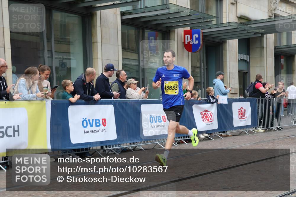 13.09.2026 - 21. swb-Marathon Bremen Strokosch-Dieckow http://msf.ph/oto/10283567 13.09.2026 10:34:18 Ziel 10818, 11418, 12358, 12413, 12540, 13637, 13605, 13610, 13633 meine-sportfotos.de