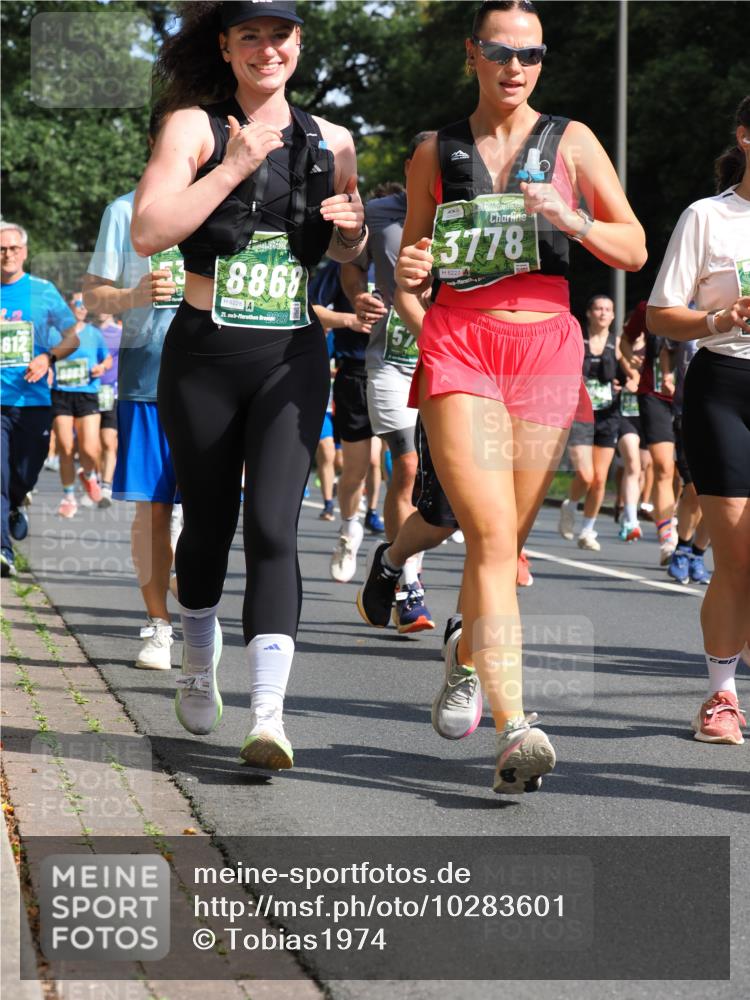 13.09.2026 - 21. swb-Marathon Bremen TobiasT http://msf.ph/oto/10283601 13.09.2026 12:05:34 Laufen 8868, 6228, 21, 026, 57, 3778, 6227 meine-sportfotos.de