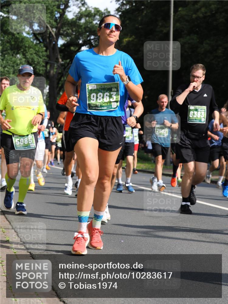 13.09.2026 - 21. swb-Marathon Bremen TobiasT http://msf.ph/oto/10283617 13.09.2026 12:05:39 Laufen 9863, 21, 1026, 5085, 6383, 2502 meine-sportfotos.de