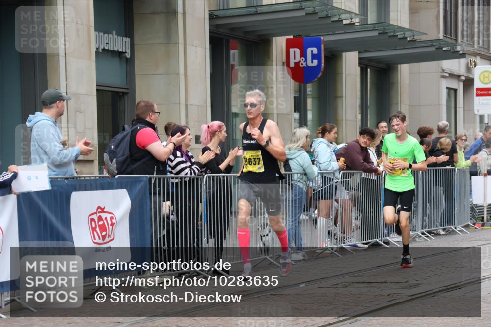 13.09.2026 - 21. swb-Marathon Bremen Strokosch-Dieckow http://msf.ph/oto/10283635 13.09.2026 10:34:35 Ziel 11197, 11964, 12358, 12413, 12540, 13588, 13601, 13625, 10818, 11418, 13610, 13633, 13637 meine-sportfotos.de