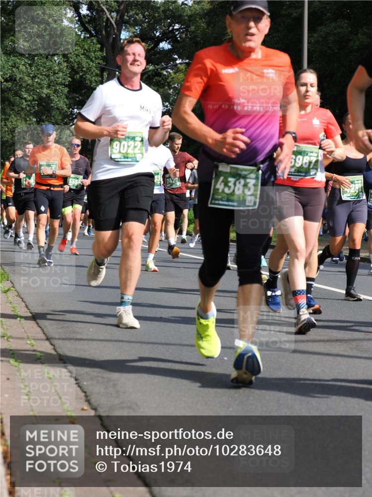 13.09.2026 - 21. swb-Marathon Bremen TobiasT http://msf.ph/oto/10283648 13.09.2026 12:05:57 Laufen 9022, 423742, 195, 42, 1932, 7420, 4383, 6967 meine-sportfotos.de