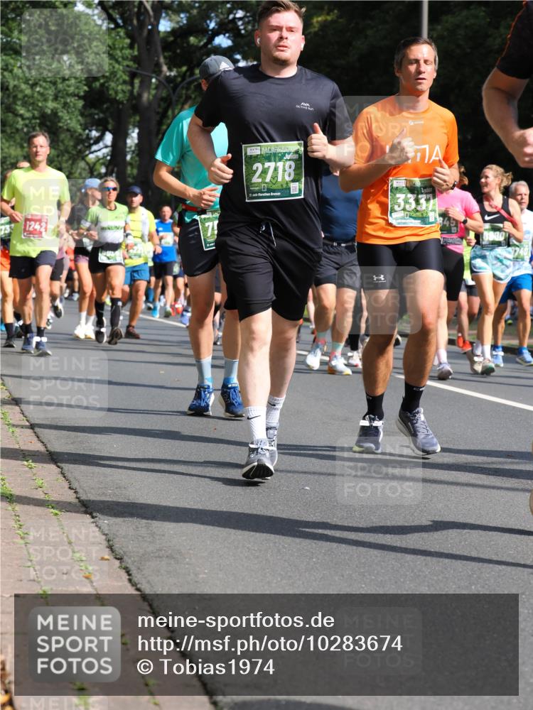 13.09.2026 - 21. swb-Marathon Bremen TobiasT http://msf.ph/oto/10283674 13.09.2026 12:06:03 Laufen 1242, 7, 2718, 21, 3337 meine-sportfotos.de