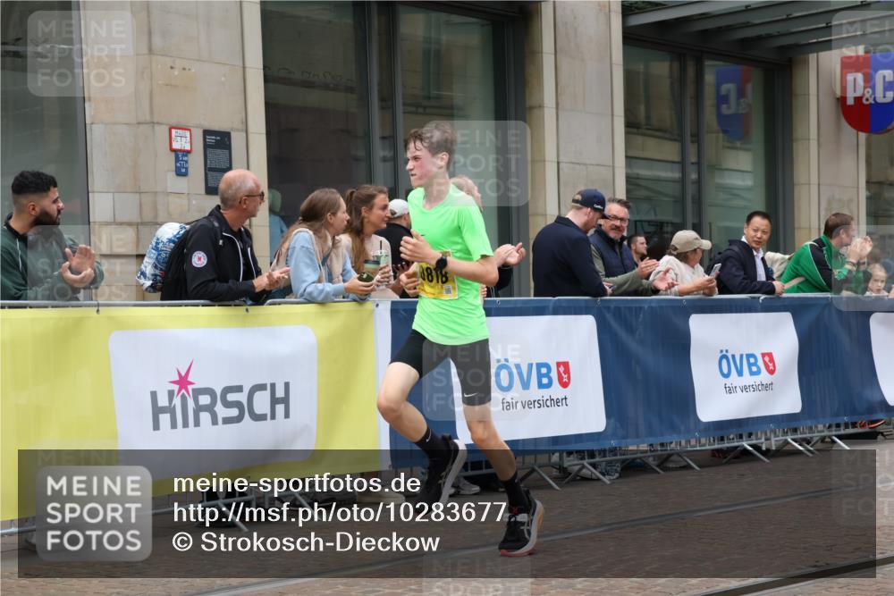 13.09.2026 - 21. swb-Marathon Bremen Strokosch-Dieckow http://msf.ph/oto/10283677 13.09.2026 10:34:38 Ziel 10261, 10262, 11197, 11964, 12358, 12413, 12540, 13505, 13560, 13588, 13601, 13625, 10818, 11418, 13633, 13637 meine-sportfotos.de