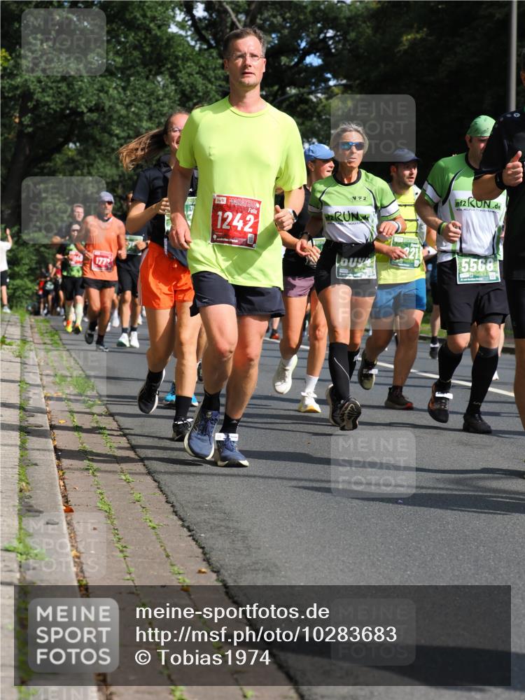 13.09.2026 - 21. swb-Marathon Bremen TobiasT http://msf.ph/oto/10283683 13.09.2026 12:06:06 Laufen 1772, 2, 2, 2, 1242, 5568 meine-sportfotos.de