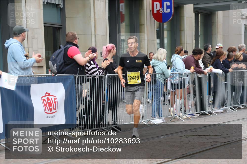 13.09.2026 - 21. swb-Marathon Bremen Strokosch-Dieckow http://msf.ph/oto/10283693 13.09.2026 10:34:42 Ziel 10261, 10262, 11197, 11964, 12358, 13505, 13560, 13588, 13601, 13625, 10818, 11418, 12358, 12413, 12540, 13637 meine-sportfotos.de