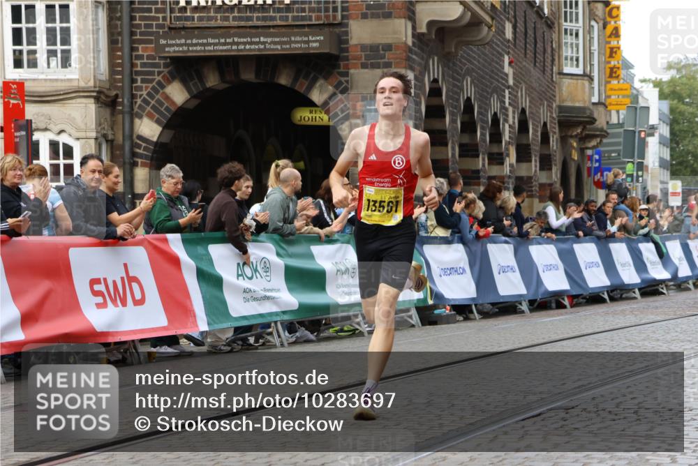 13.09.2026 - 21. swb-Marathon Bremen Strokosch-Dieckow http://msf.ph/oto/10283697 13.09.2026 10:30:23 Ziel 13561, 12458, 13603 meine-sportfotos.de