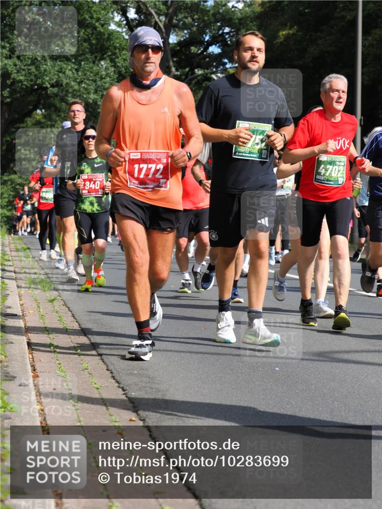 13.09.2026 - 21. swb-Marathon Bremen TobiasT http://msf.ph/oto/10283699 13.09.2026 12:06:12 Laufen 840, 1772, 21, 4702 meine-sportfotos.de