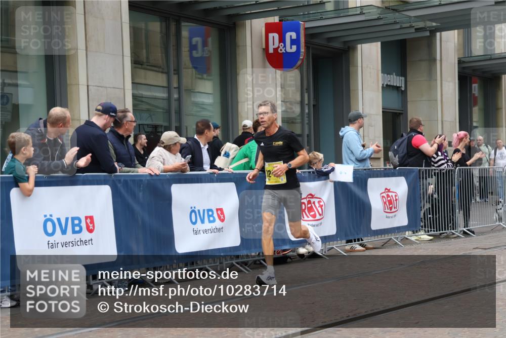 13.09.2026 - 21. swb-Marathon Bremen Strokosch-Dieckow http://msf.ph/oto/10283714 13.09.2026 10:34:43 Ziel 10261, 10262, 11197, 11964, 13505, 13560, 13588, 13601, 13625, 10818, 11418, 12358, 12413, 12540, 13637 meine-sportfotos.de