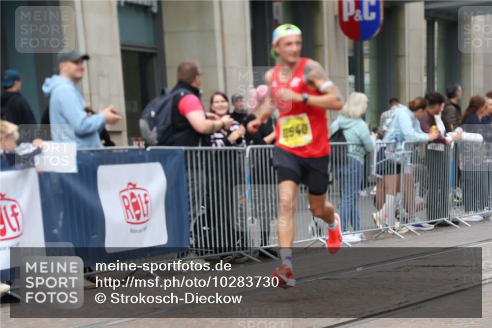 13.09.2026 - 21. swb-Marathon Bremen Strokosch-Dieckow http://msf.ph/oto/10283730 13.09.2026 10:34:46 Ziel 10261, 10262, 11197, 11964, 13505, 13560, 13588, 13601, 13625, 10818, 12358, 12413, 12540, 13637 meine-sportfotos.de