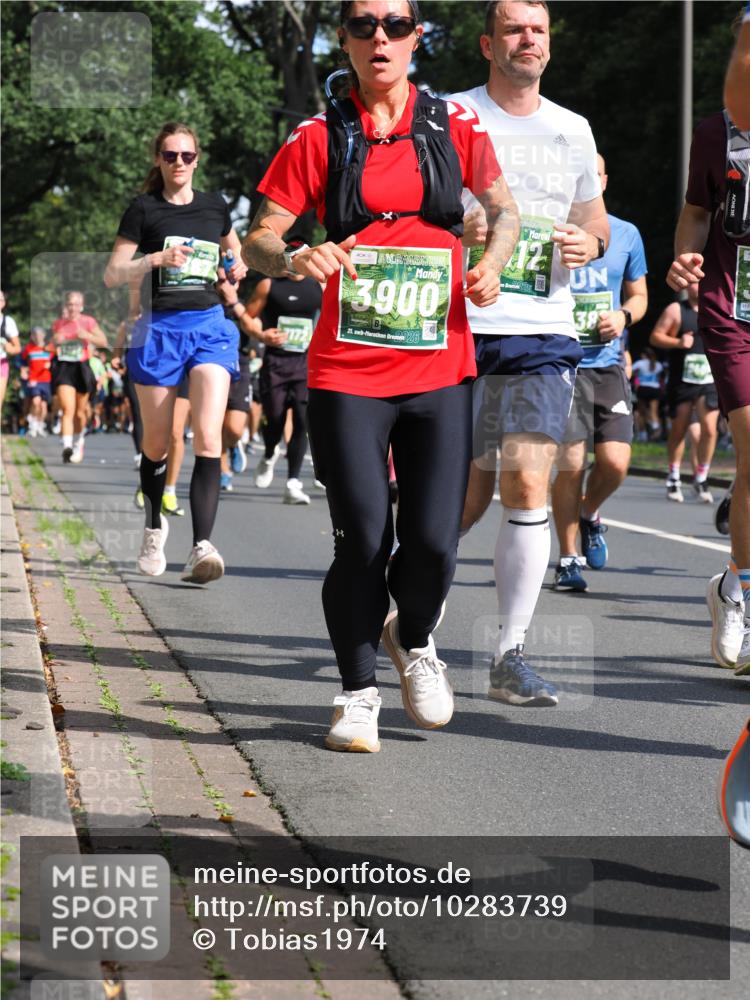 13.09.2026 - 21. swb-Marathon Bremen TobiasT http://msf.ph/oto/10283739 13.09.2026 12:06:17 Laufen 2172, 3900, 21, 026, 6 meine-sportfotos.de