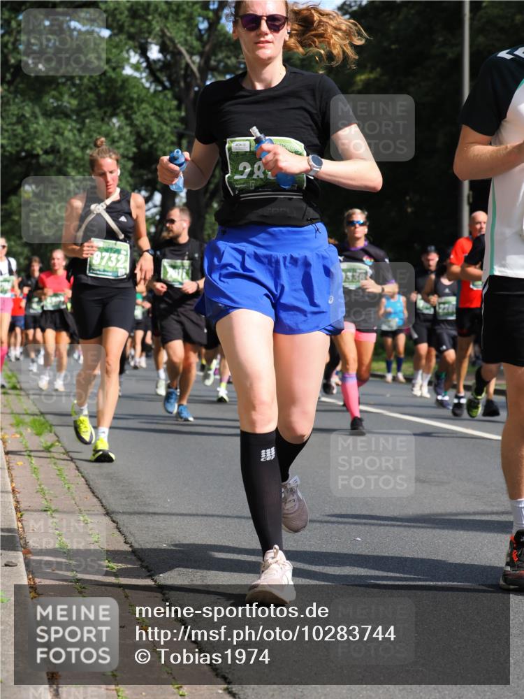 13.09.2026 - 21. swb-Marathon Bremen TobiasT http://msf.ph/oto/10283744 13.09.2026 12:06:19 Laufen 9732, 283, 336 meine-sportfotos.de