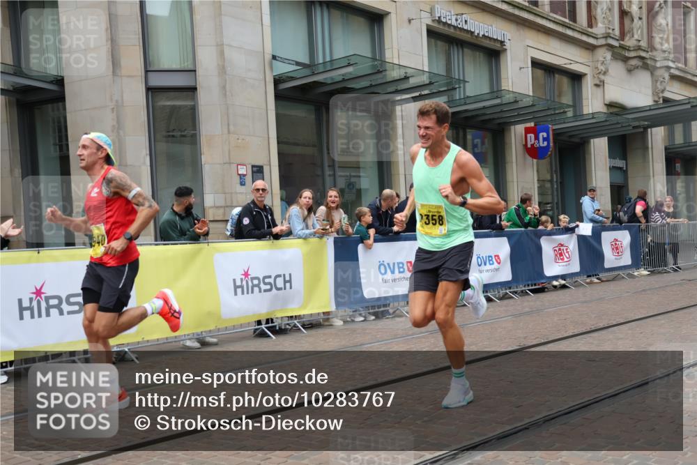 13.09.2026 - 21. swb-Marathon Bremen Strokosch-Dieckow http://msf.ph/oto/10283767 13.09.2026 10:34:48 Ziel 10261, 10262, 10994, 11197, 11512, 13505, 13560, 13588, 13601, 13625, 10818, 11197, 11964, 12358, 12413, 12540, 13637 meine-sportfotos.de