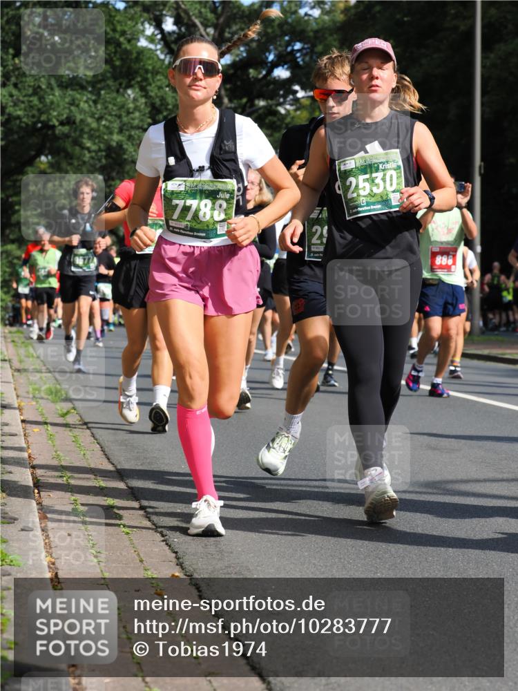 13.09.2026 - 21. swb-Marathon Bremen TobiasT http://msf.ph/oto/10283777 13.09.2026 12:06:24 Laufen 7788, 9020, 21, 29, 9021, 21, 2530, 2, 26, 888 meine-sportfotos.de
