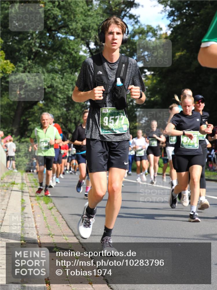 13.09.2026 - 21. swb-Marathon Bremen TobiasT http://msf.ph/oto/10283796 13.09.2026 12:06:29 Laufen 9577, 21, 126 meine-sportfotos.de
