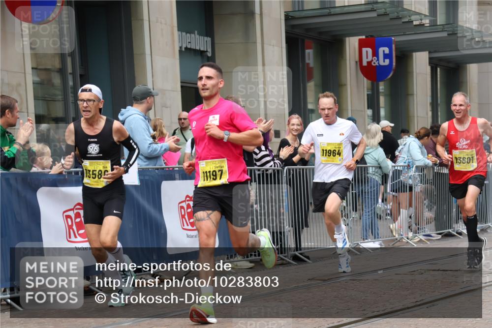 13.09.2026 - 21. swb-Marathon Bremen Strokosch-Dieckow http://msf.ph/oto/10283803 13.09.2026 10:34:53 Ziel 10261, 10262, 10994, 11068, 11512, 13505, 13514, 13540, 13560, 13590, 13619, 13625, 10818, 11197, 11964, 12358, 12413, 12540, 13588, 13601, 13625, 13637 meine-sportfotos.de