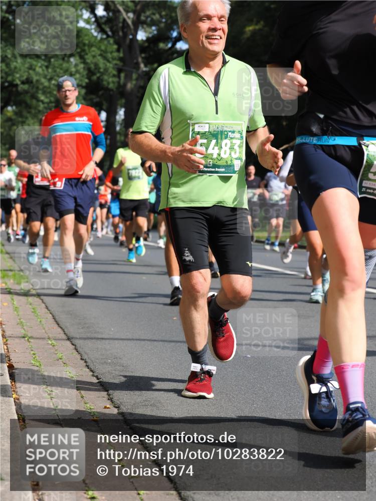 13.09.2026 - 21. swb-Marathon Bremen TobiasT http://msf.ph/oto/10283822 13.09.2026 12:06:32 Laufen 5483, 6, 5483, 5345, 21 meine-sportfotos.de