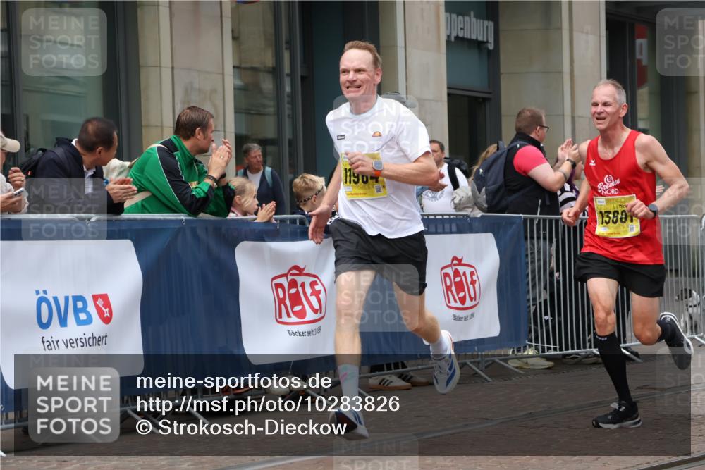 13.09.2026 - 21. swb-Marathon Bremen Strokosch-Dieckow http://msf.ph/oto/10283826 13.09.2026 10:34:54 Ziel 10261, 10262, 10994, 11068, 11176, 11512, 13505, 13514, 13540, 13560, 13590, 13619, 10818, 11197, 11964, 12358, 12413, 12540, 13588, 13601, 13625, 13637 meine-sportfotos.de