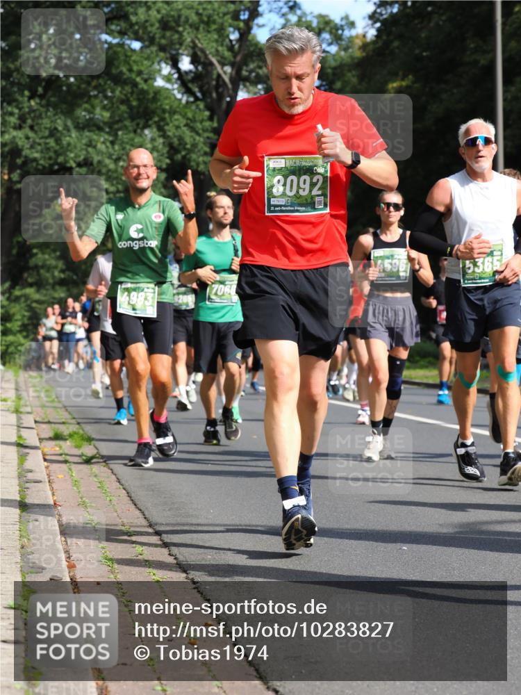 13.09.2026 - 21. swb-Marathon Bremen TobiasT http://msf.ph/oto/10283827 13.09.2026 12:06:40 Laufen 7068, 4983, 8092, 7619, 21, 40, 5365 meine-sportfotos.de