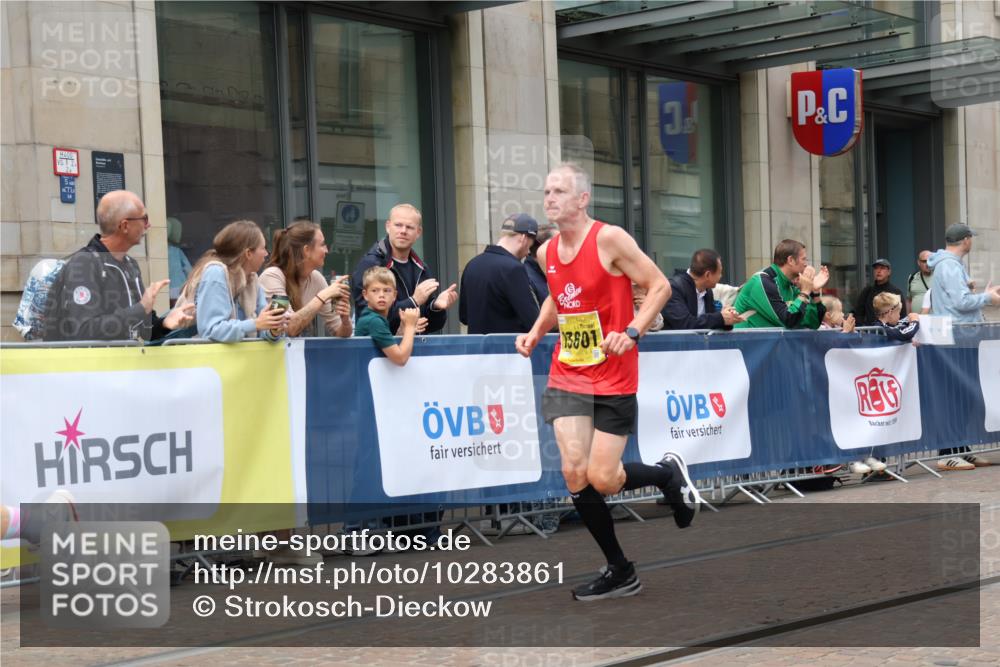 13.09.2026 - 21. swb-Marathon Bremen Strokosch-Dieckow http://msf.ph/oto/10283861 13.09.2026 10:34:55 Ziel 10261, 10262, 10994, 11068, 11176, 11345, 11512, 13505, 13514, 13540, 13560, 13590, 13619, 10818, 11197, 11964, 12358, 12413, 12540, 13588, 13601, 13625, 13637 meine-sportfotos.de