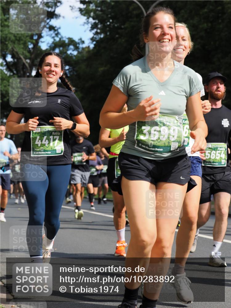 13.09.2026 - 21. swb-Marathon Bremen TobiasT http://msf.ph/oto/10283892 13.09.2026 12:06:55 Laufen 10, 4417, 21, 26, 36996, 21, 026, 5654 meine-sportfotos.de