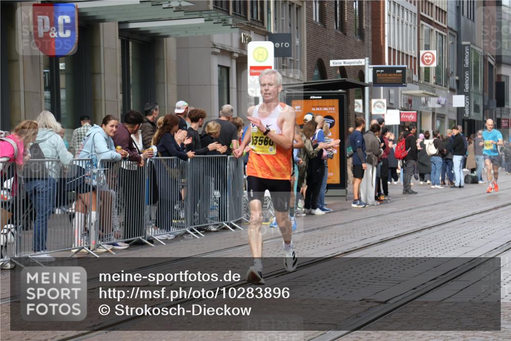 13.09.2026 - 21. swb-Marathon Bremen Strokosch-Dieckow http://msf.ph/oto/10283896 13.09.2026 10:35:02 Ziel 10261, 10262, 10994, 11068, 11176, 11345, 11512, 12289, 13505, 13514, 13540, 13560, 13583, 13590, 13619, 11197, 11964, 12358, 12413, 12540, 13560, 13588, 13601, 13625 meine-sportfotos.de