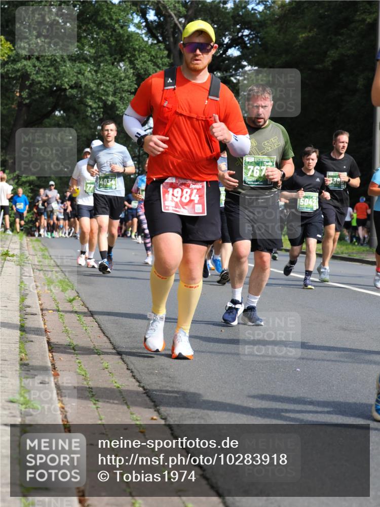 13.09.2026 - 21. swb-Marathon Bremen TobiasT http://msf.ph/oto/10283918 13.09.2026 12:07:04 Laufen 767, 4034, 1984, 5042, 3366 meine-sportfotos.de