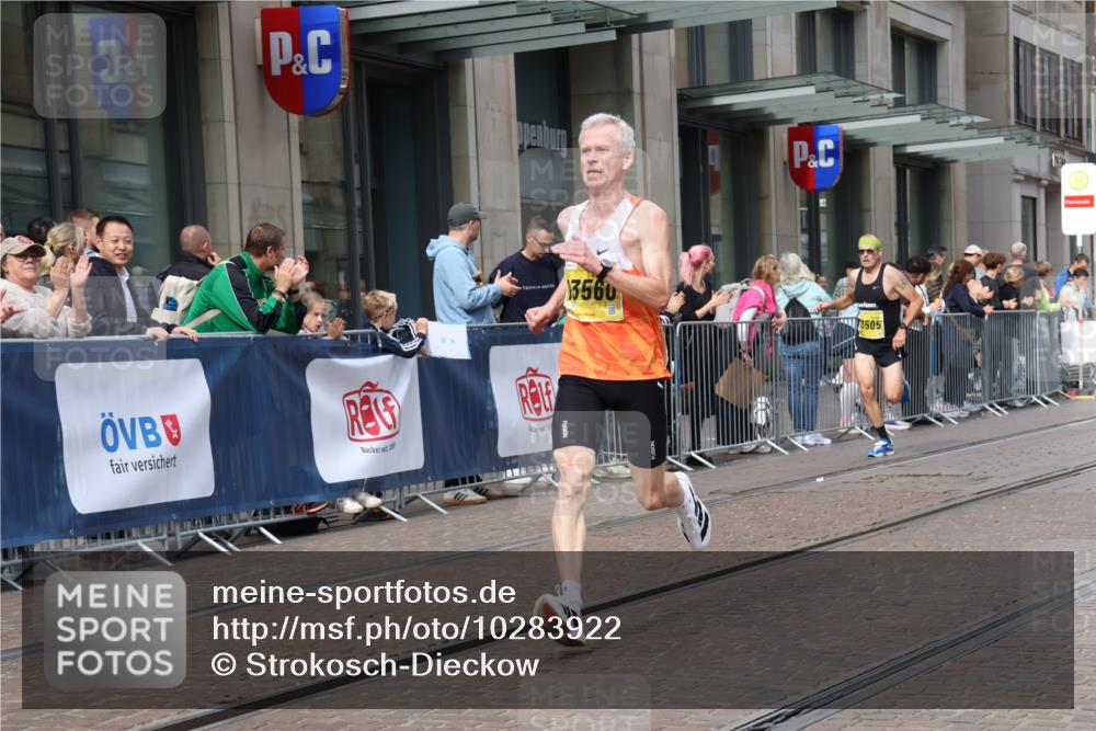 13.09.2026 - 21. swb-Marathon Bremen Strokosch-Dieckow http://msf.ph/oto/10283922 13.09.2026 10:35:04 Ziel 10994, 11068, 11176, 11345, 11512, 12289, 13514, 13540, 13583, 13590, 13619, 10261, 10262, 11197, 11964, 12358, 12413, 12540, 13505, 13560, 13588, 13601, 13625 meine-sportfotos.de