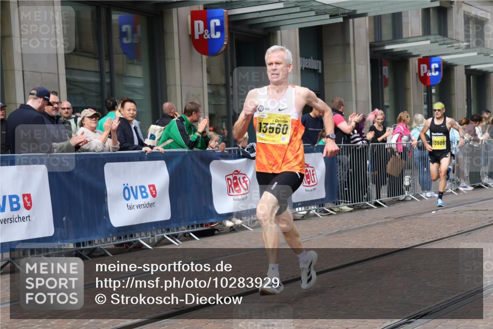 13.09.2026 - 21. swb-Marathon Bremen Strokosch-Dieckow http://msf.ph/oto/10283929 13.09.2026 10:35:04 Ziel 10994, 11068, 11176, 11345, 11512, 12289, 13514, 13540, 13583, 13590, 13619, 10261, 10262, 11197, 11964, 12358, 12413, 12540, 13505, 13560, 13588, 13601, 13625 meine-sportfotos.de