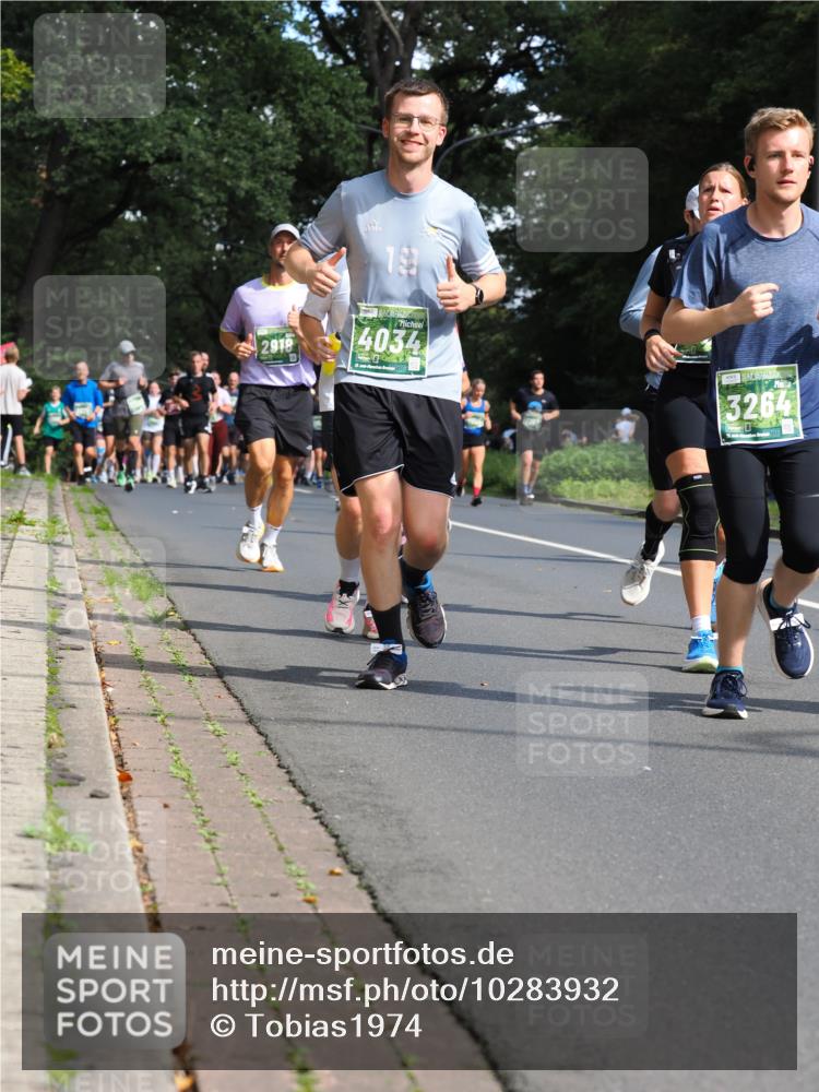 13.09.2026 - 21. swb-Marathon Bremen TobiasT http://msf.ph/oto/10283932 13.09.2026 12:07:06 Laufen 2918, 193, 4034, 3264 meine-sportfotos.de