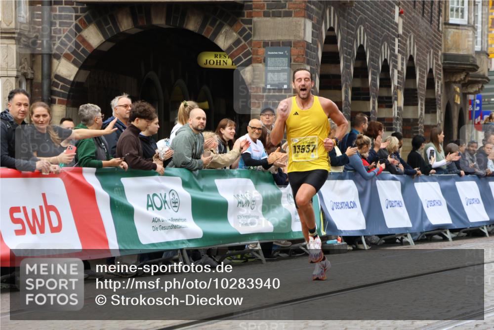 13.09.2026 - 21. swb-Marathon Bremen Strokosch-Dieckow http://msf.ph/oto/10283940 13.09.2026 10:31:00 Ziel 12458, 13537, 13603, 13572, 13602 meine-sportfotos.de