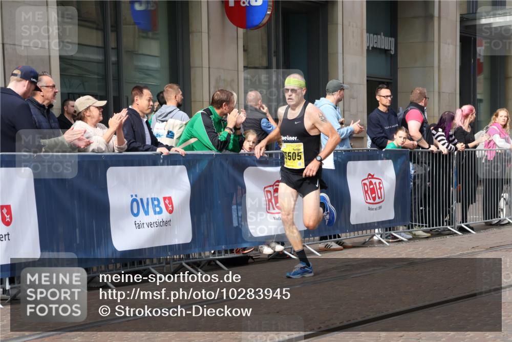 13.09.2026 - 21. swb-Marathon Bremen Strokosch-Dieckow http://msf.ph/oto/10283945 13.09.2026 10:35:06 Ziel 10994, 11068, 11176, 11345, 11512, 12289, 13514, 13540, 13583, 13590, 13619, 10261, 10262, 11197, 11964, 12358, 12413, 13505, 13560, 13588, 13601, 13625 meine-sportfotos.de