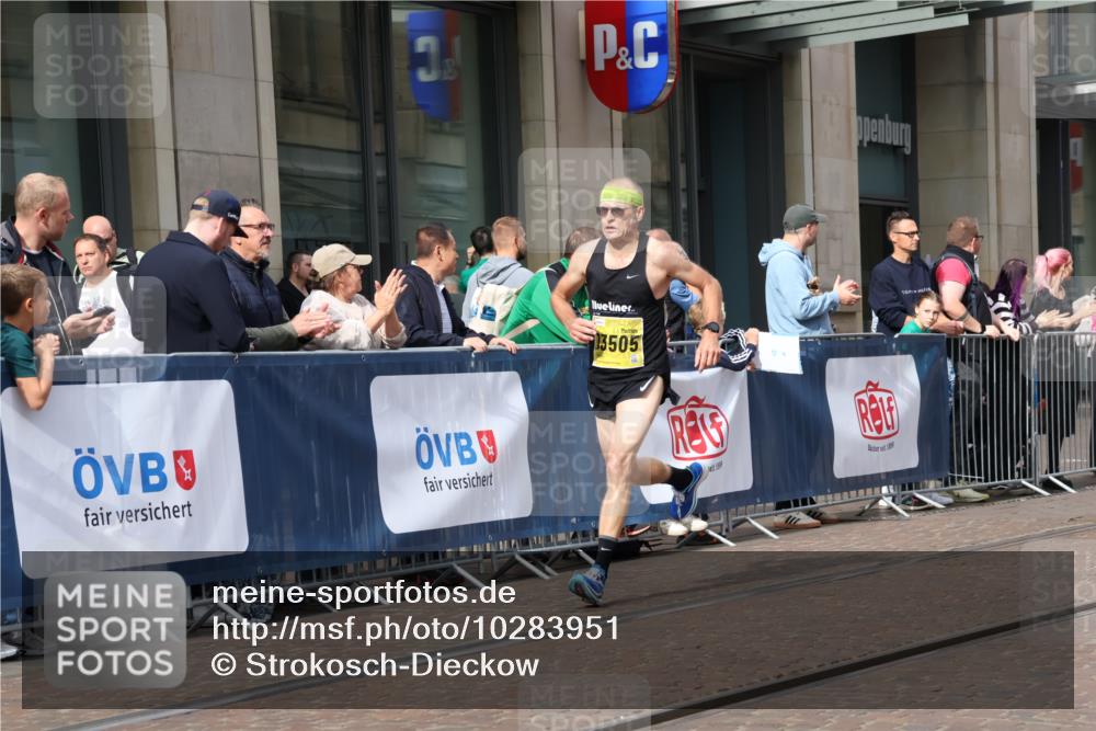 13.09.2026 - 21. swb-Marathon Bremen Strokosch-Dieckow http://msf.ph/oto/10283951 13.09.2026 10:35:06 Ziel 10994, 11068, 11176, 11345, 11512, 12289, 13514, 13540, 13583, 13590, 13619, 10261, 10262, 11197, 11964, 12358, 12413, 13505, 13560, 13588, 13601, 13625 meine-sportfotos.de