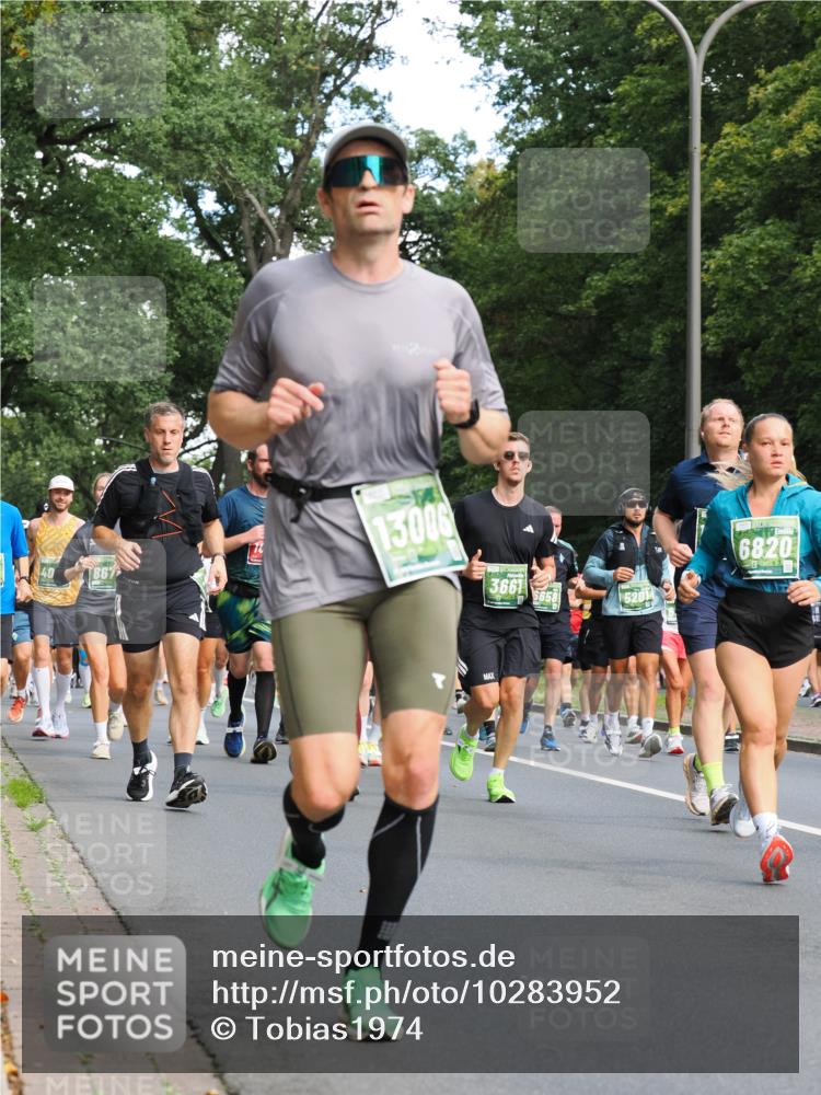 13.09.2026 - 21. swb-Marathon Bremen TobiasT http://msf.ph/oto/10283952 13.09.2026 12:07:16 Laufen 86, 13006, 3661, 658, 6820 meine-sportfotos.de