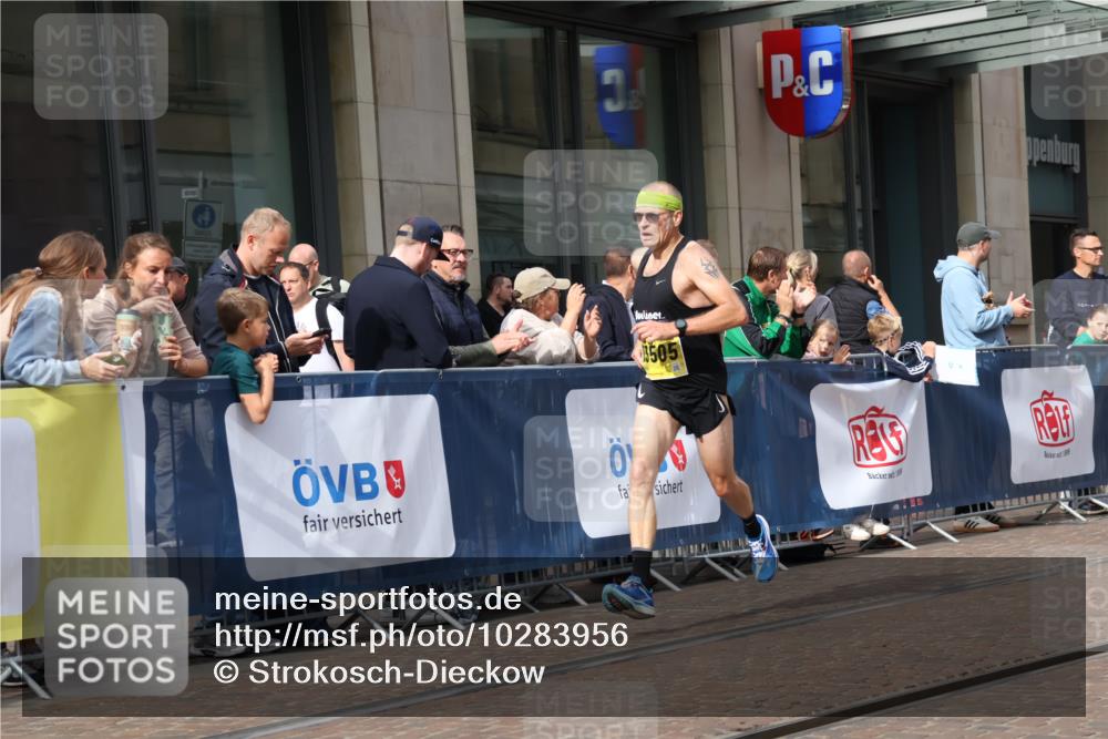 13.09.2026 - 21. swb-Marathon Bremen Strokosch-Dieckow http://msf.ph/oto/10283956 13.09.2026 10:35:07 Ziel 10994, 11068, 11176, 11345, 11512, 12289, 13514, 13540, 13583, 13590, 13619, 10261, 10262, 11197, 11964, 12358, 13505, 13560, 13588, 13601, 13625 meine-sportfotos.de