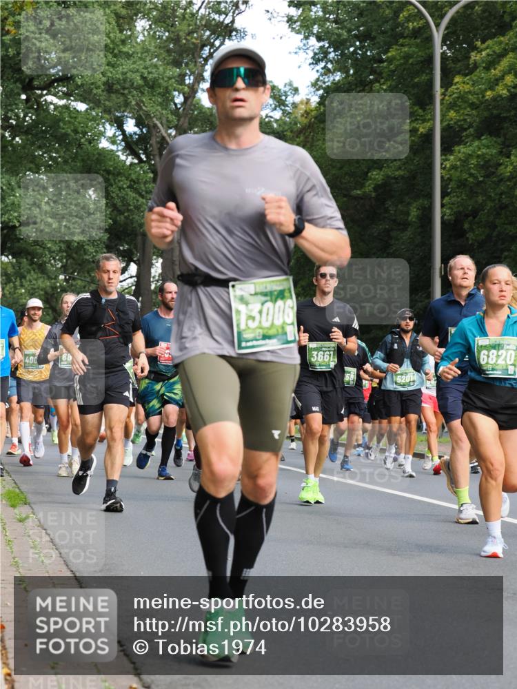 13.09.2026 - 21. swb-Marathon Bremen TobiasT http://msf.ph/oto/10283958 13.09.2026 12:07:16 Laufen 400, 86, 13006, 3661, 58, 5201, 6820 meine-sportfotos.de