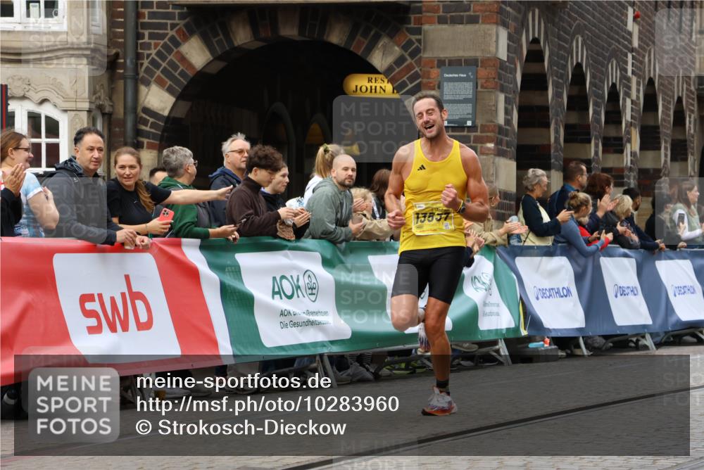 13.09.2026 - 21. swb-Marathon Bremen Strokosch-Dieckow http://msf.ph/oto/10283960 13.09.2026 10:31:00 Ziel 12458, 13537, 13603, 13572, 13602 meine-sportfotos.de