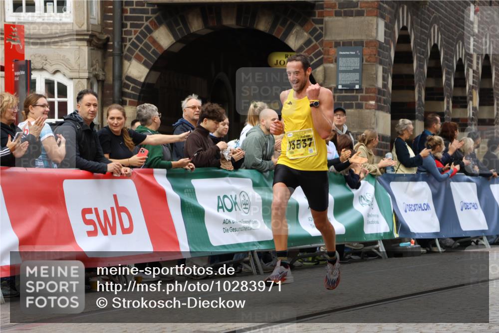 13.09.2026 - 21. swb-Marathon Bremen Strokosch-Dieckow http://msf.ph/oto/10283971 13.09.2026 10:31:00 Ziel 12458, 13537, 13603, 13572, 13602 meine-sportfotos.de