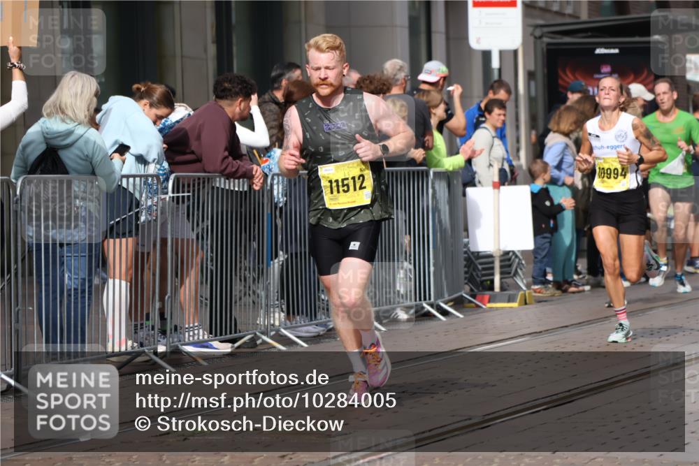 13.09.2026 - 21. swb-Marathon Bremen Strokosch-Dieckow http://msf.ph/oto/10284005 13.09.2026 10:35:13 Ziel 10994, 11068, 11176, 11345, 11512, 12289, 13514, 13540, 13558, 13583, 13590, 13619, 10261, 10262, 10994, 11197, 11512, 13505, 13560, 13588, 13601, 13625 meine-sportfotos.de