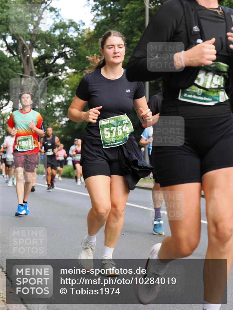 13.09.2026 - 21. swb-Marathon Bremen TobiasT http://msf.ph/oto/10284019 13.09.2026 12:07:34 Laufen 6908, 5764, 21, 319 meine-sportfotos.de