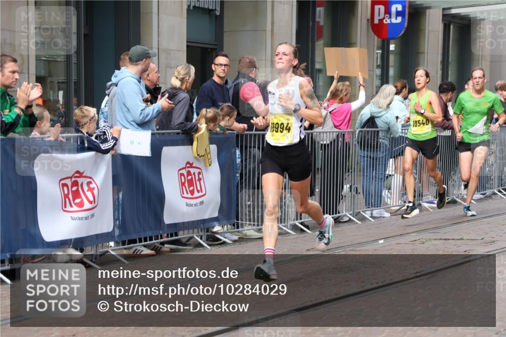 13.09.2026 - 21. swb-Marathon Bremen Strokosch-Dieckow http://msf.ph/oto/10284029 13.09.2026 10:35:17 Ziel 11176, 11345, 12289, 13540, 13558, 13583, 10261, 10262, 10994, 11068, 11512, 13505, 13514, 13540, 13560, 13590, 13619, 13625 meine-sportfotos.de