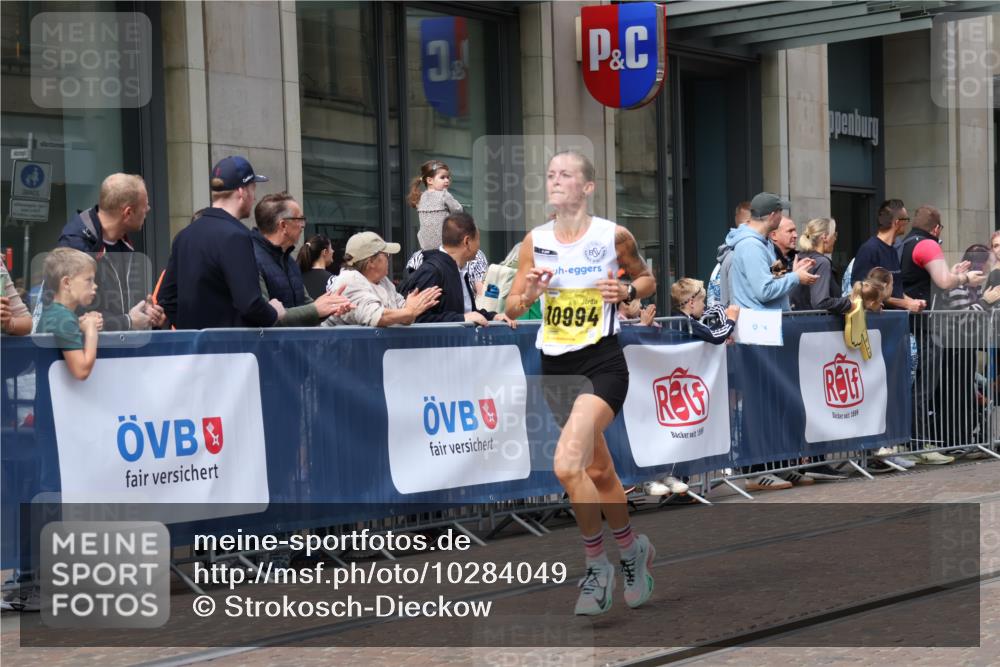 13.09.2026 - 21. swb-Marathon Bremen Strokosch-Dieckow http://msf.ph/oto/10284049 13.09.2026 10:35:18 Ziel 11176, 11345, 12289, 13558, 13583, 10261, 10262, 10994, 11068, 11512, 13505, 13514, 13540, 13560, 13590, 13619, 13625 meine-sportfotos.de