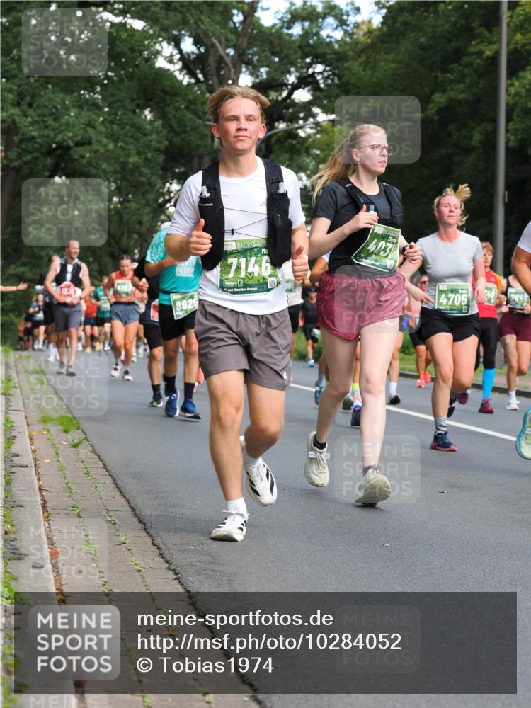 13.09.2026 - 21. swb-Marathon Bremen TobiasT http://msf.ph/oto/10284052 13.09.2026 12:07:40 Laufen 8925, 7146, 25, 403, 4705, 65 meine-sportfotos.de