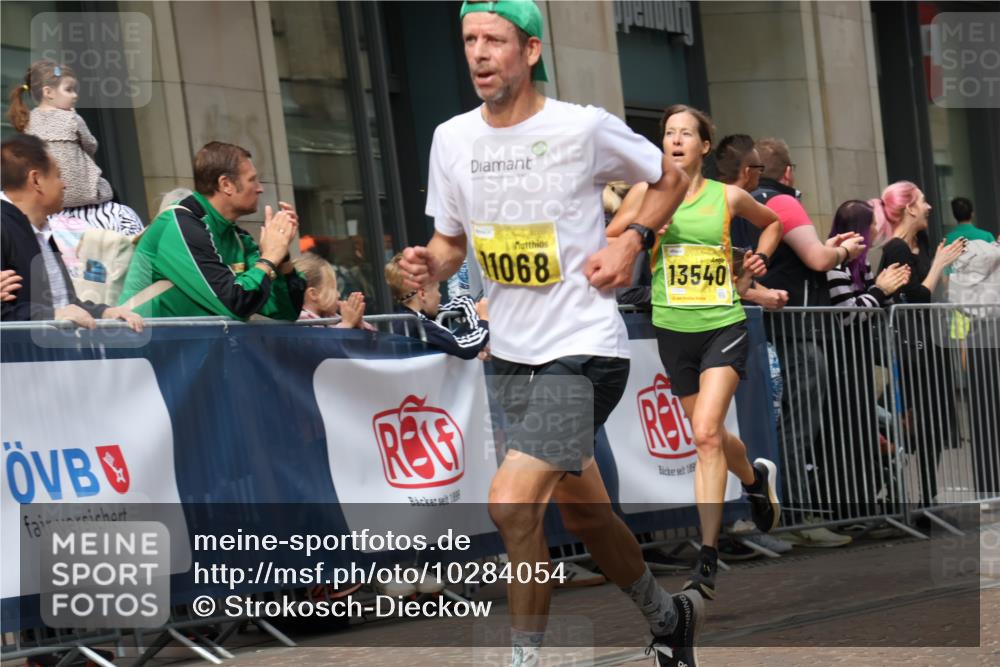 13.09.2026 - 21. swb-Marathon Bremen Strokosch-Dieckow http://msf.ph/oto/10284054 13.09.2026 10:35:18 Ziel 11176, 11345, 12289, 13558, 13583, 10261, 10262, 10994, 11068, 11512, 13505, 13514, 13540, 13560, 13590, 13619, 13625 meine-sportfotos.de