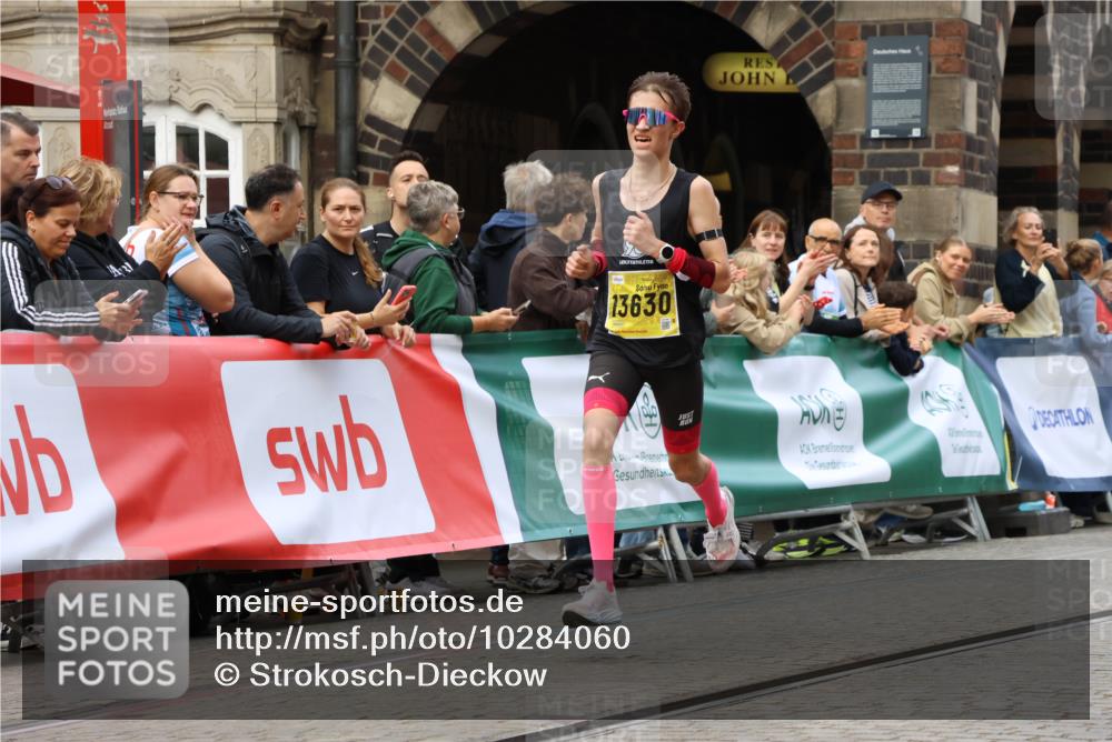 13.09.2026 - 21. swb-Marathon Bremen Strokosch-Dieckow http://msf.ph/oto/10284060 13.09.2026 10:31:08 Ziel 12458, 13537, 13554, 13630, 13571 meine-sportfotos.de