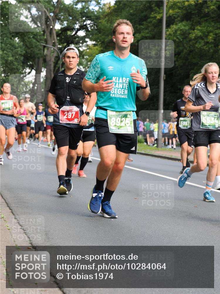 13.09.2026 - 21. swb-Marathon Bremen TobiasT http://msf.ph/oto/10284064 13.09.2026 12:07:44 Laufen 21, 4183, 297, 8925, 5534, 5957 meine-sportfotos.de