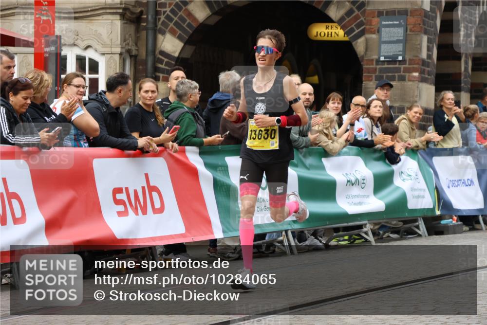 13.09.2026 - 21. swb-Marathon Bremen Strokosch-Dieckow http://msf.ph/oto/10284065 13.09.2026 10:31:08 Ziel 12458, 13537, 13554, 13630, 13571 meine-sportfotos.de