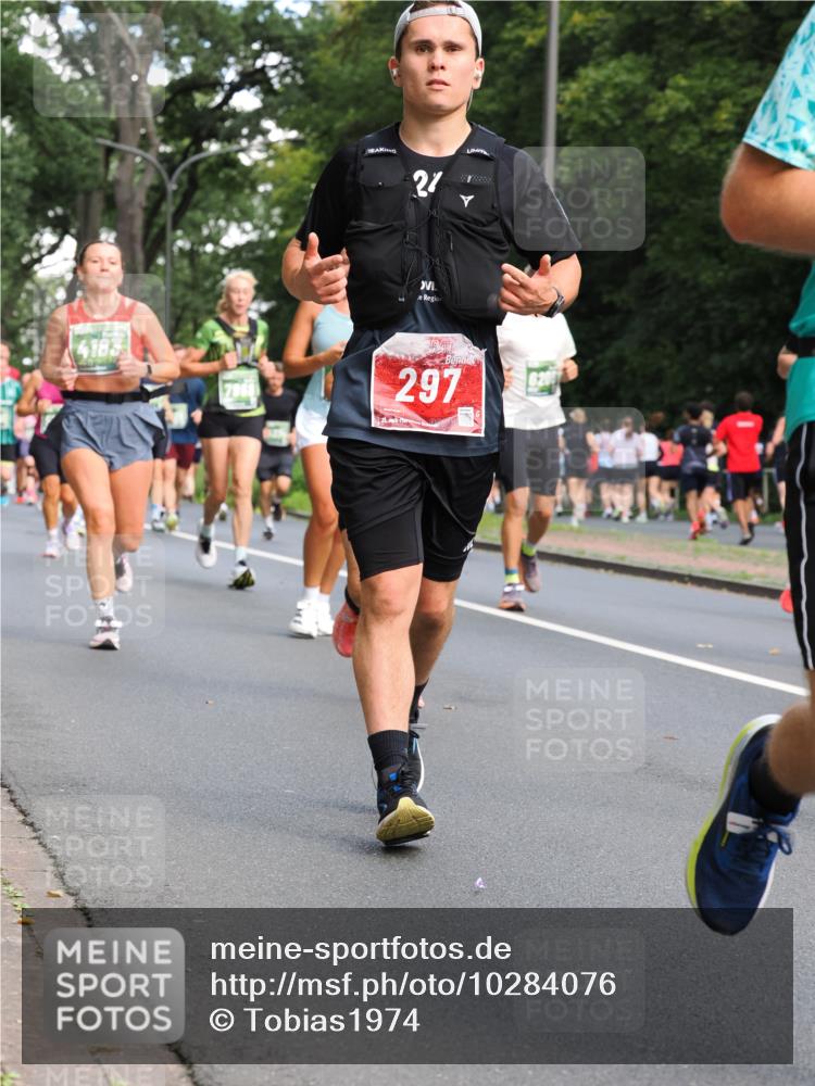 13.09.2026 - 21. swb-Marathon Bremen TobiasT http://msf.ph/oto/10284076 13.09.2026 12:07:45 Laufen 24, 4183, 7968, 297 meine-sportfotos.de