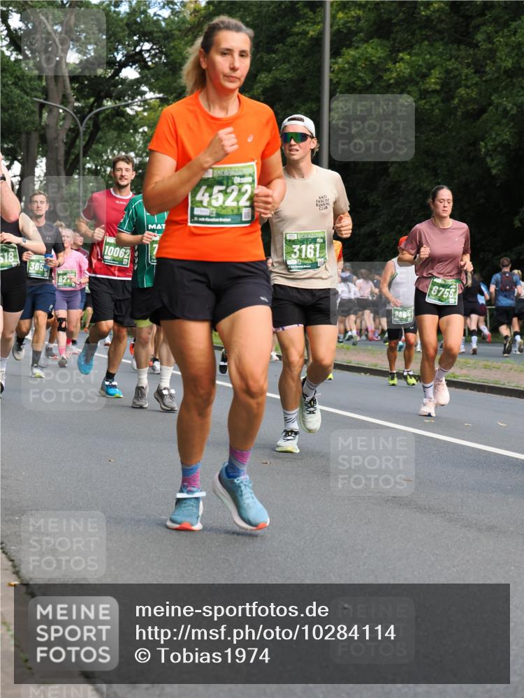 13.09.2026 - 21. swb-Marathon Bremen TobiasT http://msf.ph/oto/10284114 13.09.2026 12:07:52 Laufen 365, 627, 10062, 4522, 3161, 2664, 6756 meine-sportfotos.de